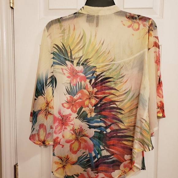 Blouse - Picture 2 of 3